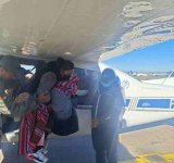 Tres pacientes oncológicos son evacuados de Oruro a La Paz para seguir tratamiento 