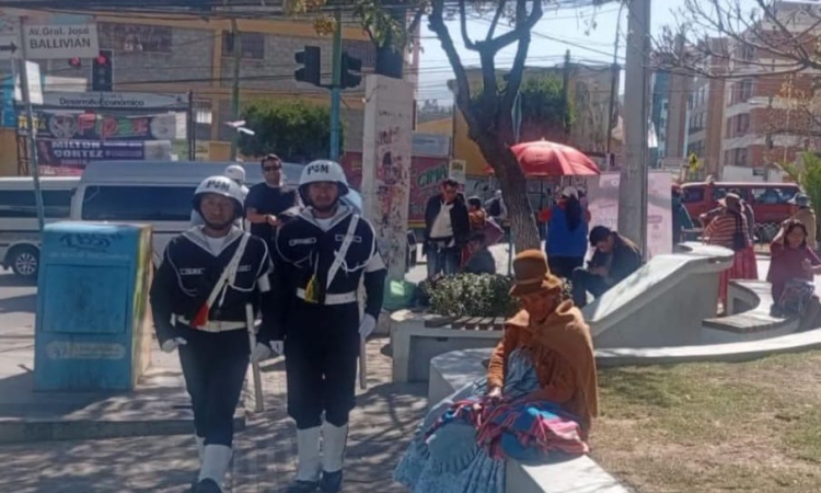 PMN de la Armada monta guardia en La Paz en apoyo a la seguridad ciudadana