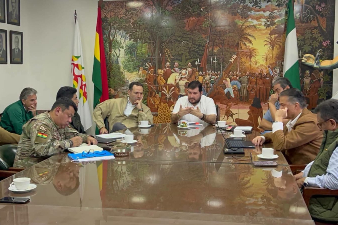 Cívicos de Santa Cruz en reunión con Gobierno exigen justicia por 53 días de bloqueos