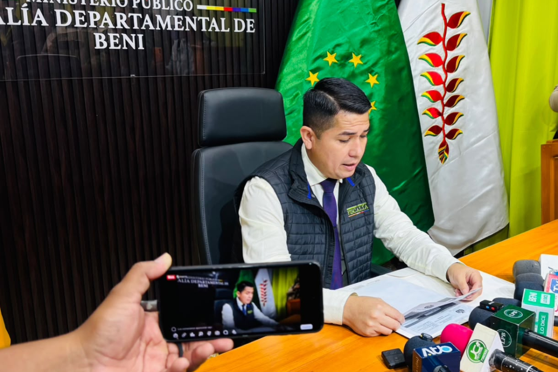 Encarcelan a tres policías y un civil implicados en encomienda con dinero