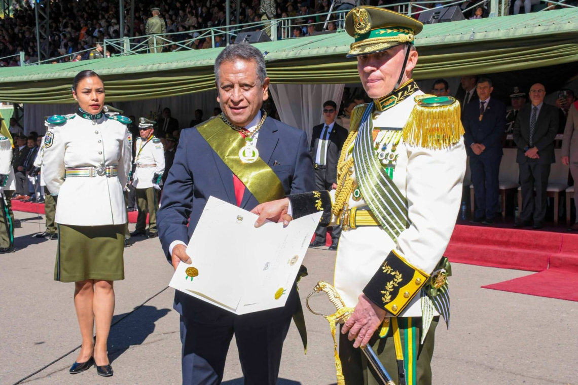 Ministro Oviedo resalta el compromiso y la vocación de servicio de la Policía en su Bicentenario