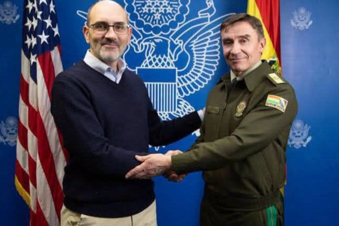Gral. Sokol busca apoyo de EEUU y es elogiado por la ofensiva contra el crimen 
