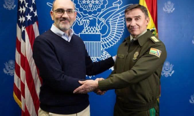 Gral. Sokol busca apoyo de EEUU y es elogiado por la ofensiva contra el crimen 