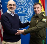 Gral. Sokol busca apoyo de EEUU y es elogiado por la ofensiva contra el crimen 