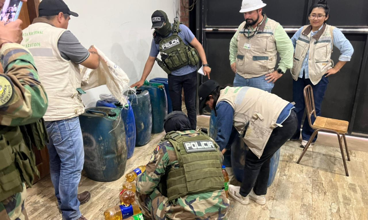 Policía-ANH-Fiscalía intervienen depósito irregular de gasolina en Trinidad