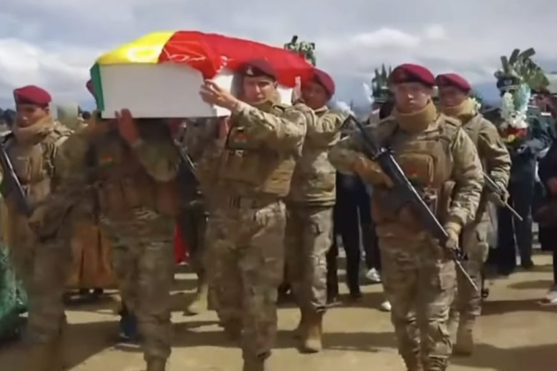 Ejército no abandona, acompaña a familias de víctimas de explosión en Viacha