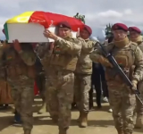 Ejército no abandona, acompaña a familias de víctimas de explosión en Viacha