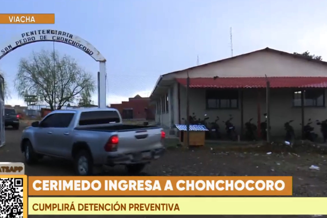 Bajo fuerte resguardo policial, Cerimedo llega hasta el penal de Chonchocoro en La Paz