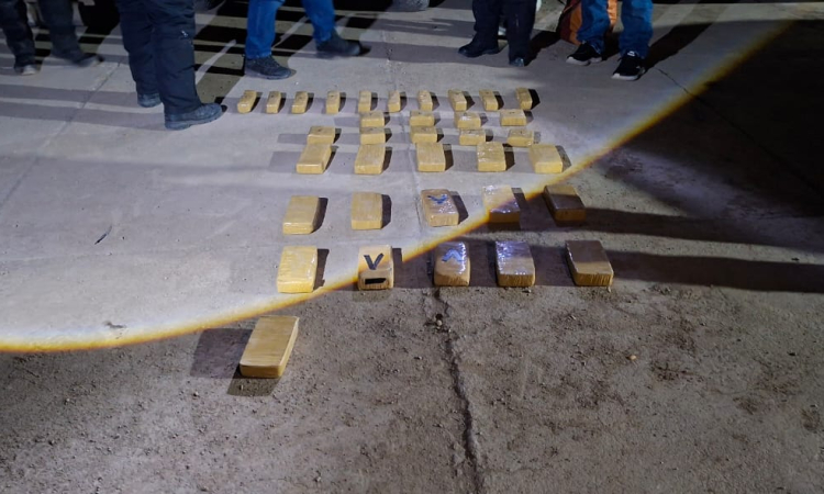 Hallan más de 26 kilos de cocaína ocultos en tanque de combustible