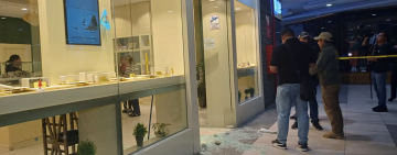 Atracan joyería en centro comercial de Cochabamba y hieren a un guardia