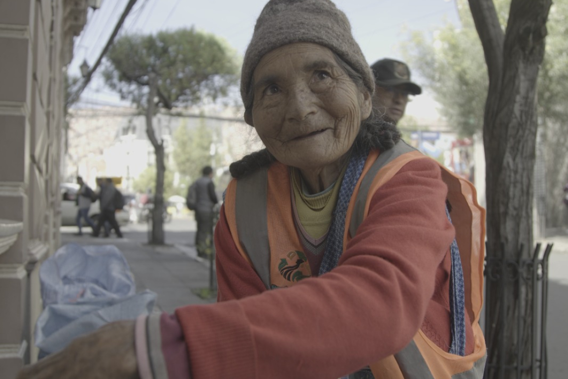 BancoSol-FUNDES Bolivia impulsan a recicladoras con una iniciativa que recupera 12 Tn de residuos  