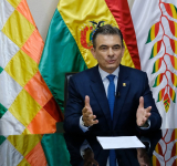 Paz socializa nuevo precio del Diésel según costo internacional y medidas para proteger la economía familiar