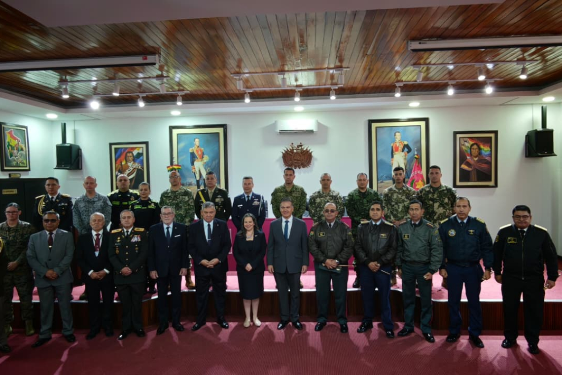 Bolivia sede del taller Multinacional de Control y Manejo de Crisis asisten seis países