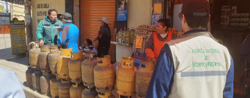 ANH decomisa más de 30 garrafas de GLP acopiadas y revendidas irregularmente en Oruro