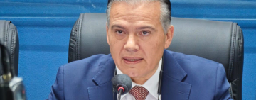 Gobierno responde a Evo con hacer uso de la fuerza para cumplir con la ley