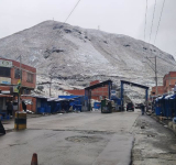  Por nevadas y riesgo en la vía, Tránsito frena temporalmente el viaje hacia Los Yungas 