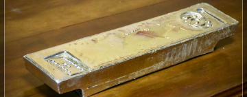Un lingote de 17 kilos revive en la Casa de Moneda la era del auge del estaño