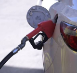 YPFB incrementa distribución de combustibles y bloquea placas por cargas reiteradas