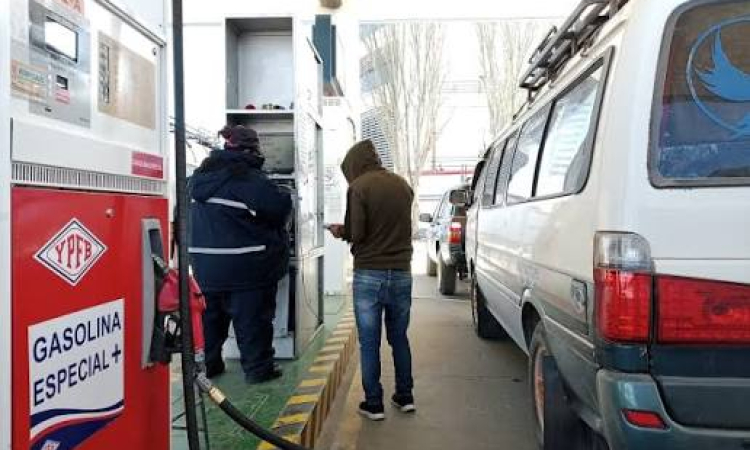YPFB garantiza provisión continua de gasolina en Potosí