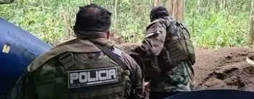 En Villa Tunari detectan avioneta y pista clandestina, los comunarios atacan a efectivos de UMOPAR
