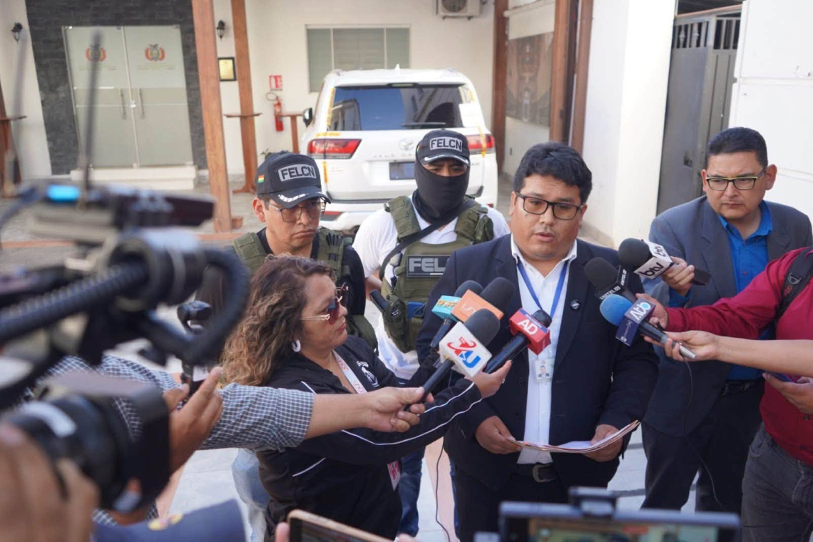 Encuentran más dinero y joyas en despachos de Mariaca y otros dos exfiscales superiores