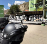 EEUU dona equipos antidisturbios a la Policía Boliviana en las Bodas de Oro de la UTOP