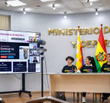  Cuatro jóvenes bolivianos ganan hackatón andino con plataforma “VIH Joven” 